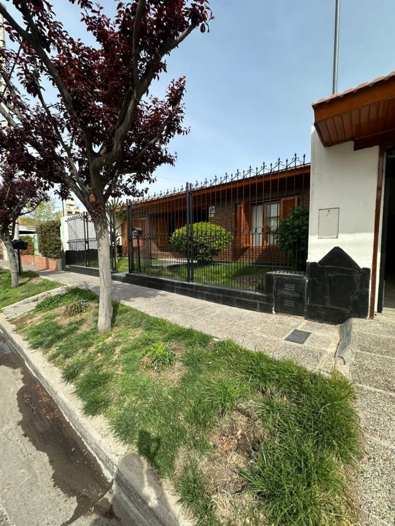 Alquiler casa amplia en Santa Genoveva