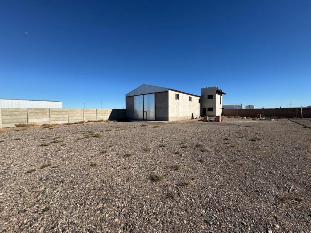 Alquiler – Galpón 200 m² con Oficina – Parque Industrial Centenario